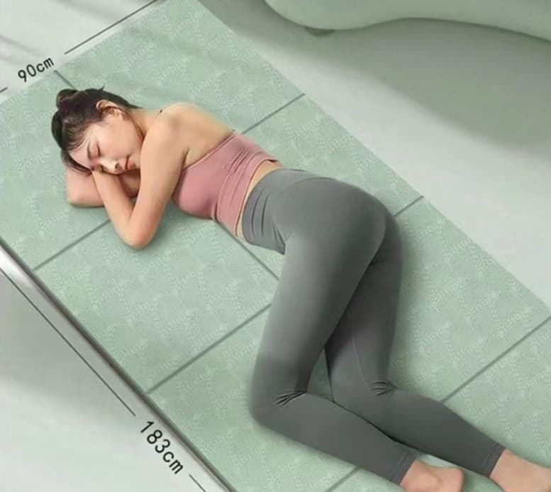折りたたみ式睡眠補助ヨガマット
